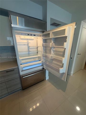 1300 Brickell Bay Dr 707, Miami, FL 33131