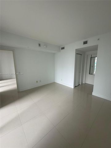 1300 Brickell Bay Dr 707, Miami, FL 33131