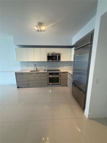 1300 Brickell Bay Dr 707, Miami, FL 33131