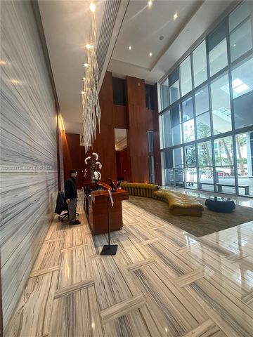 1300 Brickell Bay Dr 707, Miami, FL 33131