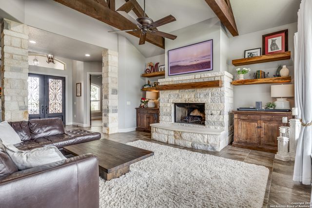 109 Towne View Circle, Boerne, TX 78006