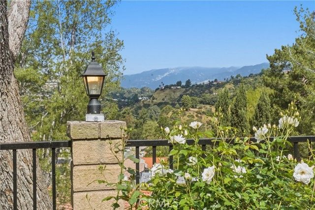 3537 Foxglove Road, Glendale, CA 91206