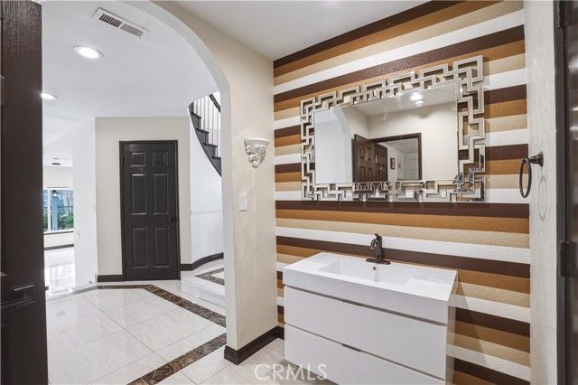 3537 Foxglove Road, Glendale, CA 91206