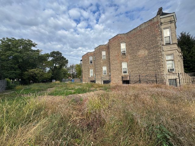 338 N Hamlin Avenue, Chicago, IL 60624