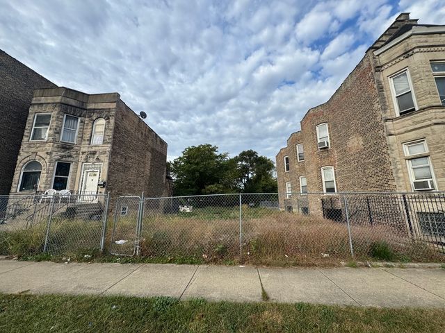 338 N Hamlin Avenue, Chicago, IL 60624