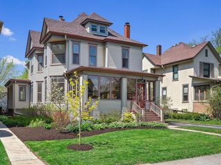 325 S Scoville Avenue, Oak Park, IL 60302