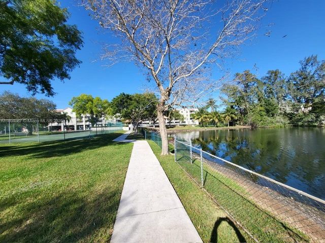 8260 SW 210th St 211, Cutler Bay, FL 33189