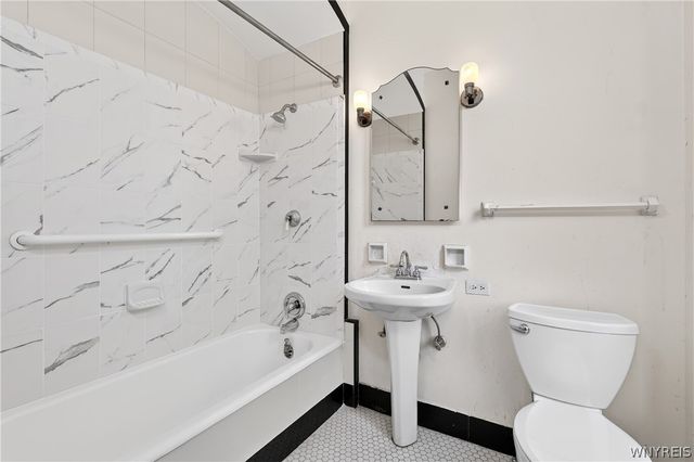 800 West Ferry Street 1C, Buffalo, NY 14222
