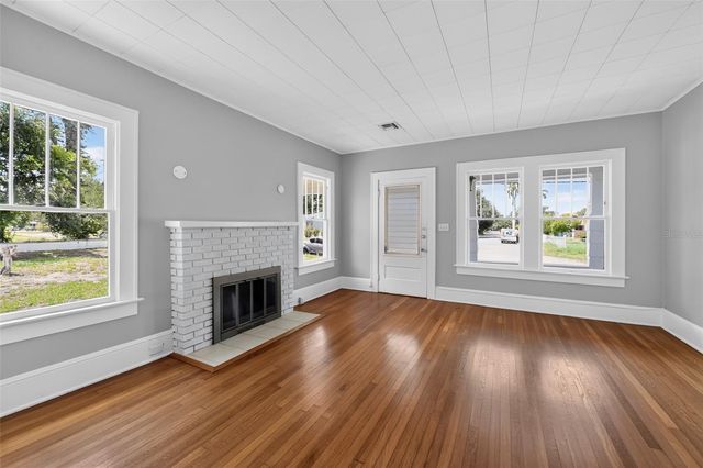 2233 11TH AVENUE W, Bradenton, FL 34205