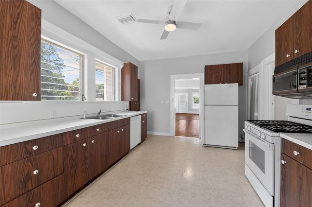 2233 11TH AVENUE W, Bradenton, FL 34205