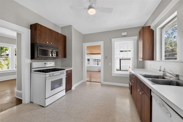 2233 11TH AVENUE W, Bradenton, FL 34205