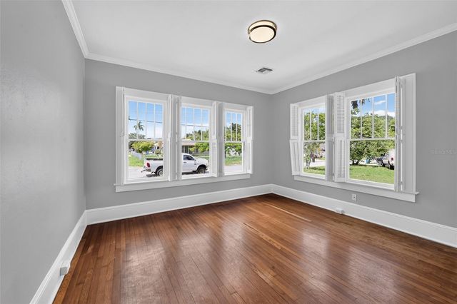 2233 11TH AVENUE W, Bradenton, FL 34205