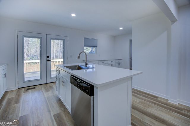 7225 Pineneedle Drive, Covington, GA 30014