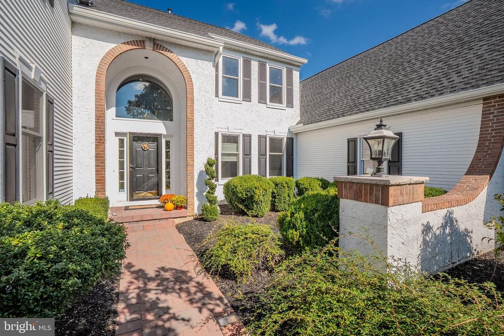7 BUNTING CT, CRANBURY, NJ 08512 — photo 5