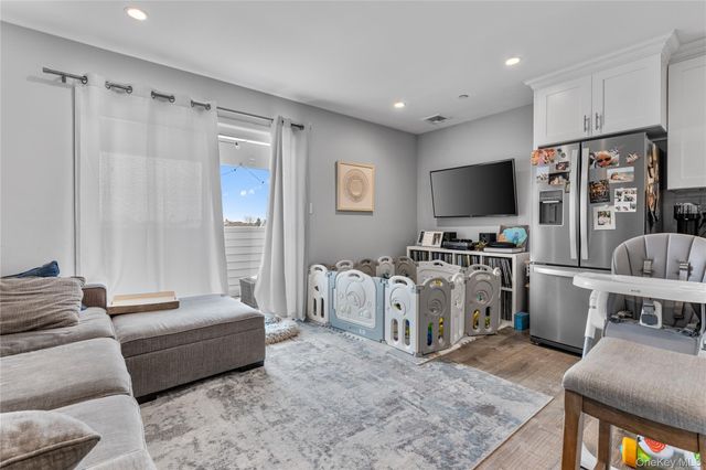 616 E Broadway 6F, Long Beach, NY 11561