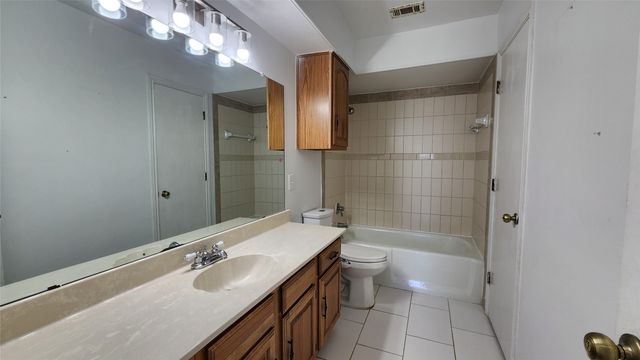 1526 Silverleaf Drive, Carrollton, TX 75007