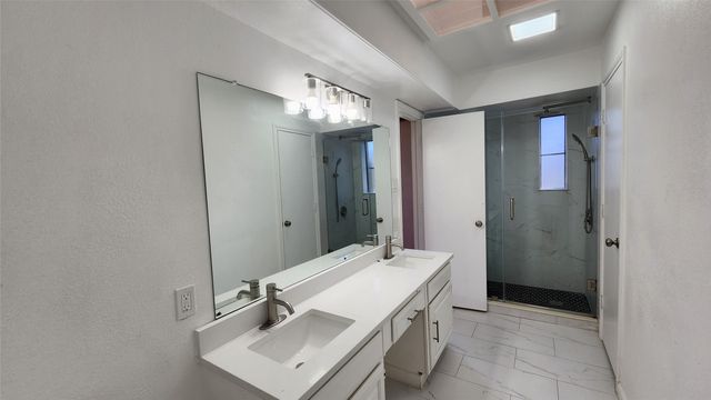 1526 Silverleaf Drive, Carrollton, TX 75007