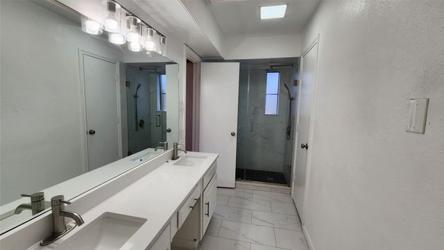 1526 Silverleaf Drive, Carrollton, TX 75007