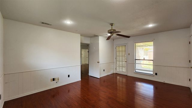 1526 Silverleaf Drive, Carrollton, TX 75007