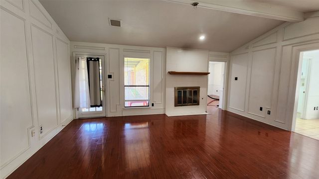 1526 Silverleaf Drive, Carrollton, TX 75007