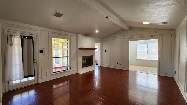 1526 Silverleaf Drive, Carrollton, TX 75007