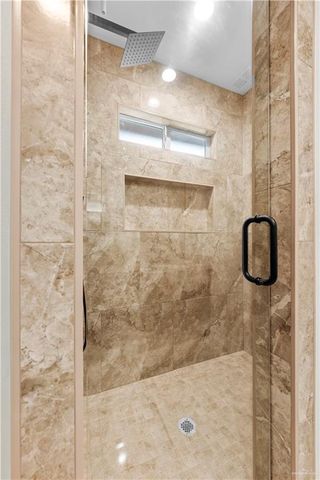 617 Tower Oak Drive, Alamo, TX 78516