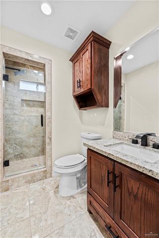 617 Tower Oak Drive, Alamo, TX 78516