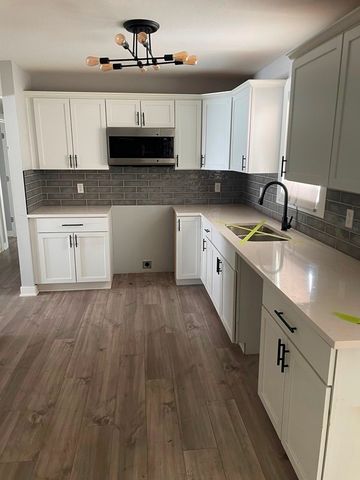 5820 NW 54th Court, Johnston, IA 50131