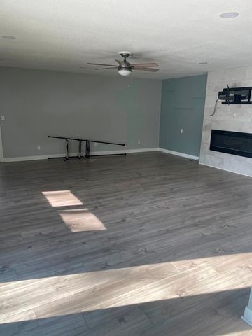 5820 NW 54th Court, Johnston, IA 50131