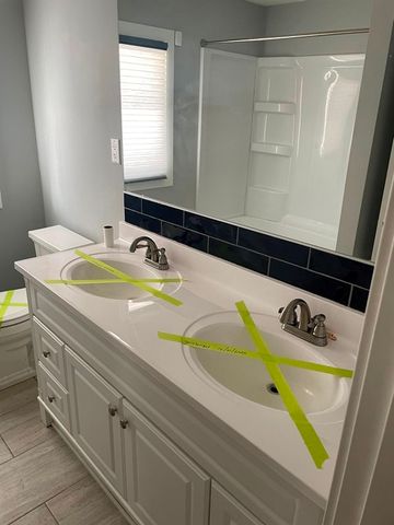 5820 NW 54th Court, Johnston, IA 50131