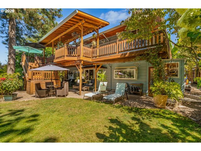 725 Nw MAWRCREST Dr, Gresham, OR 97030
