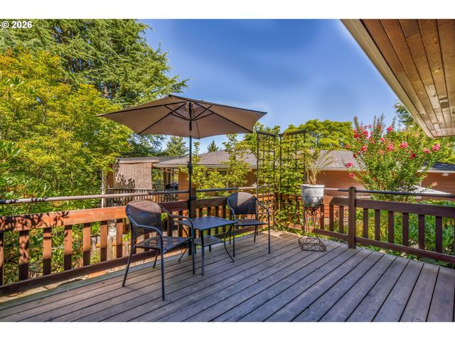 725 Nw MAWRCREST Dr, Gresham, OR 97030