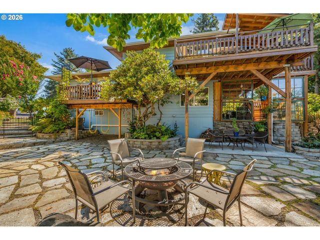 725 Nw MAWRCREST Dr, Gresham, OR 97030