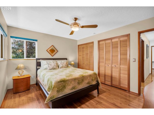 725 Nw MAWRCREST Dr, Gresham, OR 97030