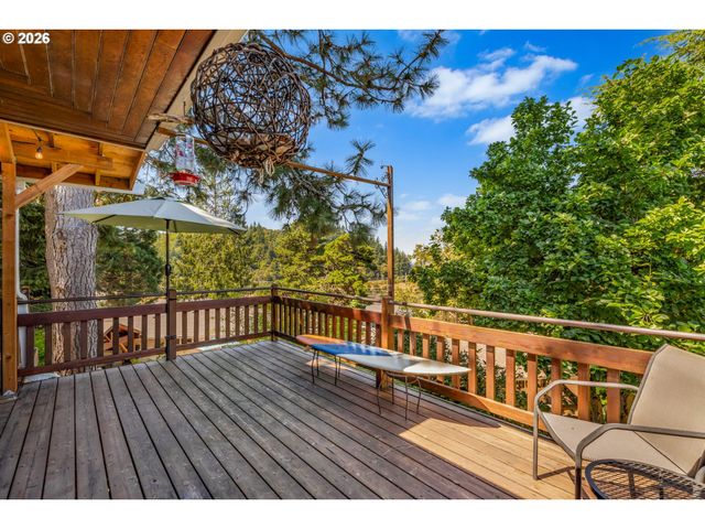 725 Nw MAWRCREST Dr, Gresham, OR 97030