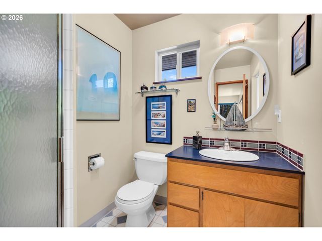 725 Nw MAWRCREST Dr, Gresham, OR 97030
