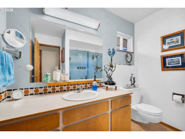 725 Nw MAWRCREST Dr, Gresham, OR 97030