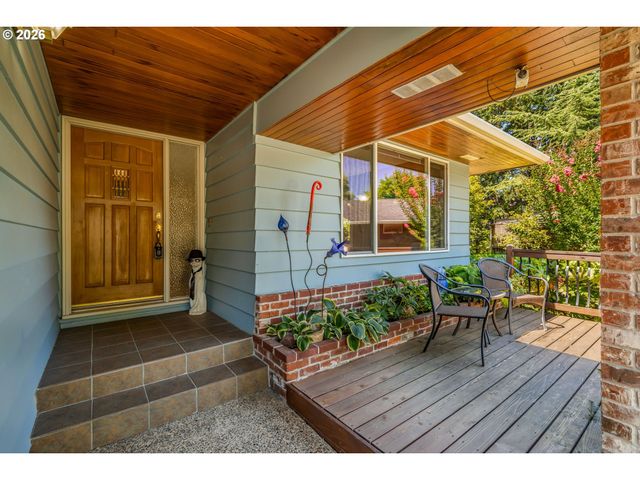 725 Nw MAWRCREST Dr, Gresham, OR 97030