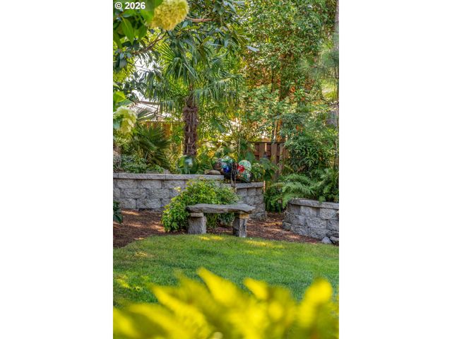 725 Nw MAWRCREST Dr, Gresham, OR 97030