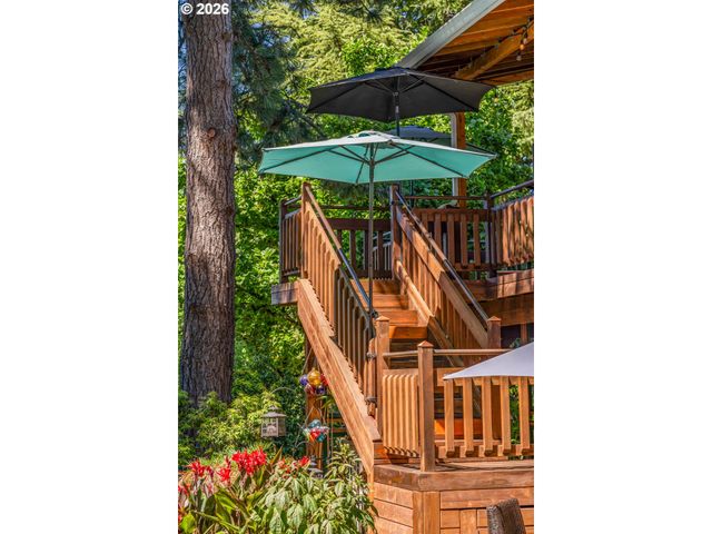 725 Nw MAWRCREST Dr, Gresham, OR 97030