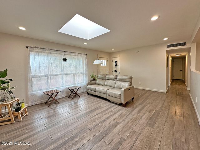 249 S Tucson Boulevard, Tucson, AZ 85716