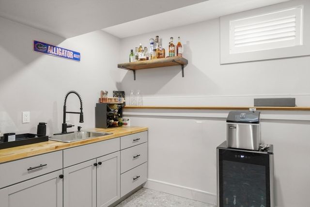 4 Fairlee St, Somerville, MA 02144