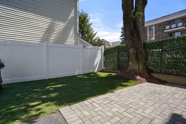 4 Fairlee St, Somerville, MA 02144