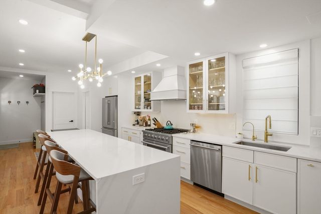 4 Fairlee St, Somerville, MA 02144
