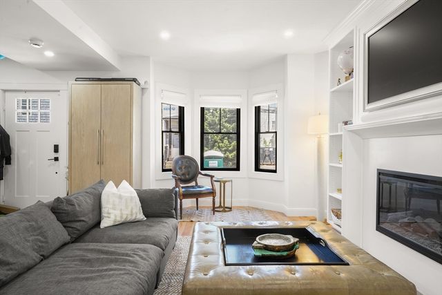 4 Fairlee St, Somerville, MA 02144