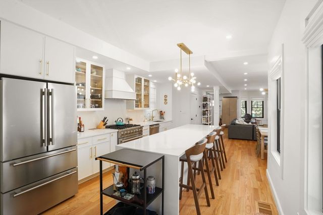 4 Fairlee St, Somerville, MA 02144