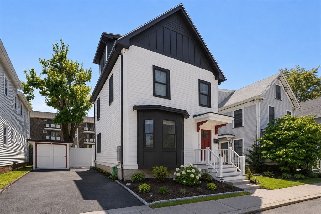 4 Fairlee St, Somerville, MA 02144