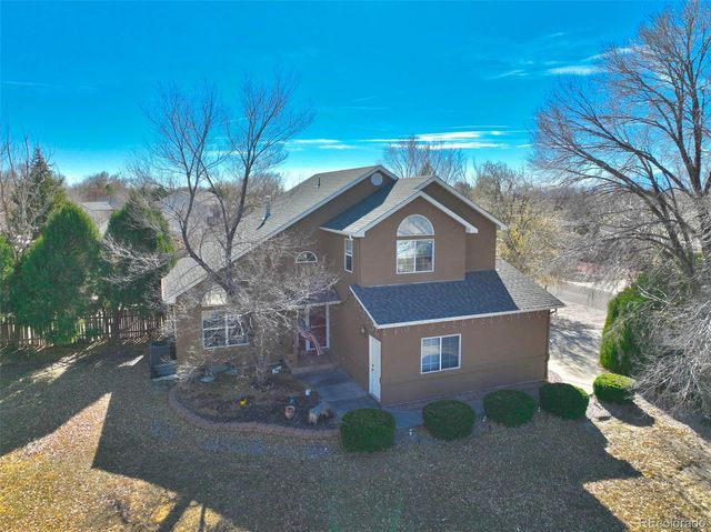 490 W Fairway Drive, Pueblo, CO 81007