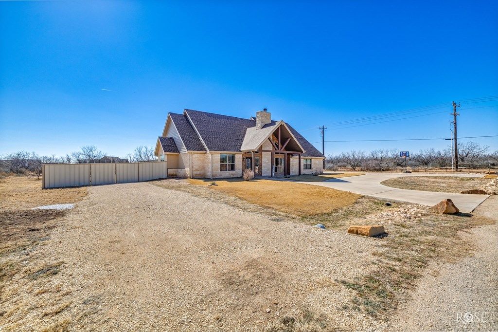 Image 7 of property listing at 3553 Buck Run, San Angelo, TX 76901