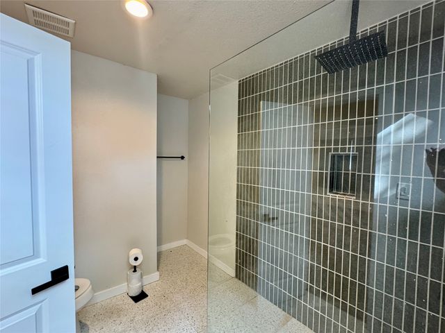 211 Mill Creek Drive, Arlington, TX 76010